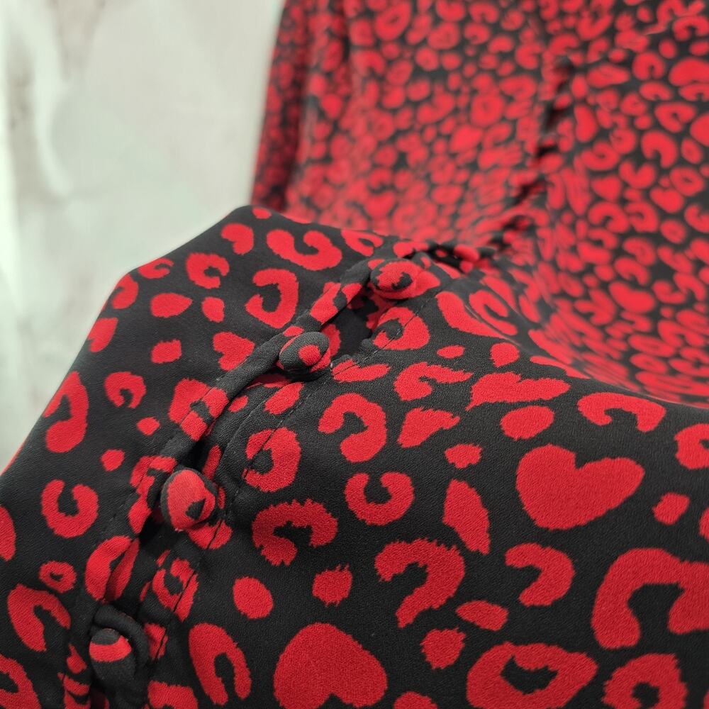 Torrid Shirt Womens 5 5X Red Black Blouse Heart Button Up Harper Leopard Cheetah - Picture 8 of 13